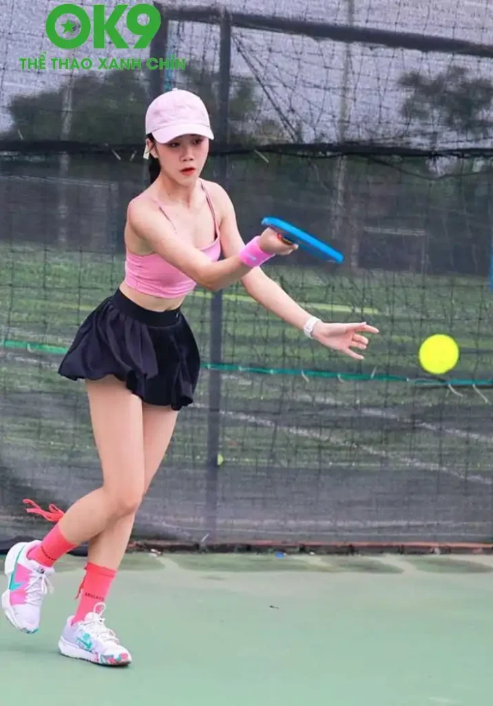 Cô nàng Bình "Gấu" thu hút sự chú ý với kỹ năng chơi pickleball xuất sắc 1 7 688b959fd1129